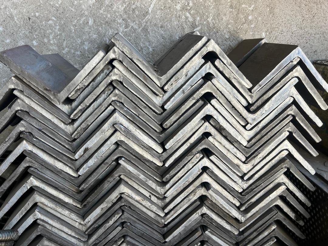 نبشی خورد بابت صفحه ستونها