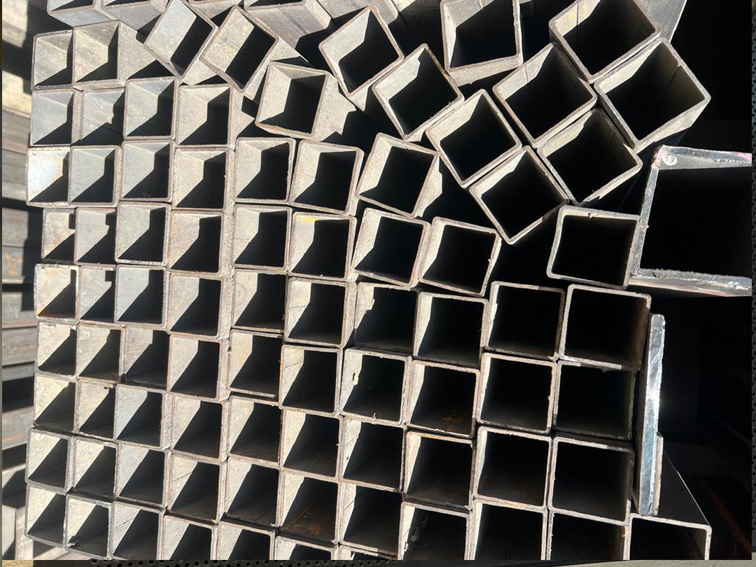 قوطی۴۰*۴۰ضخامت۲میل